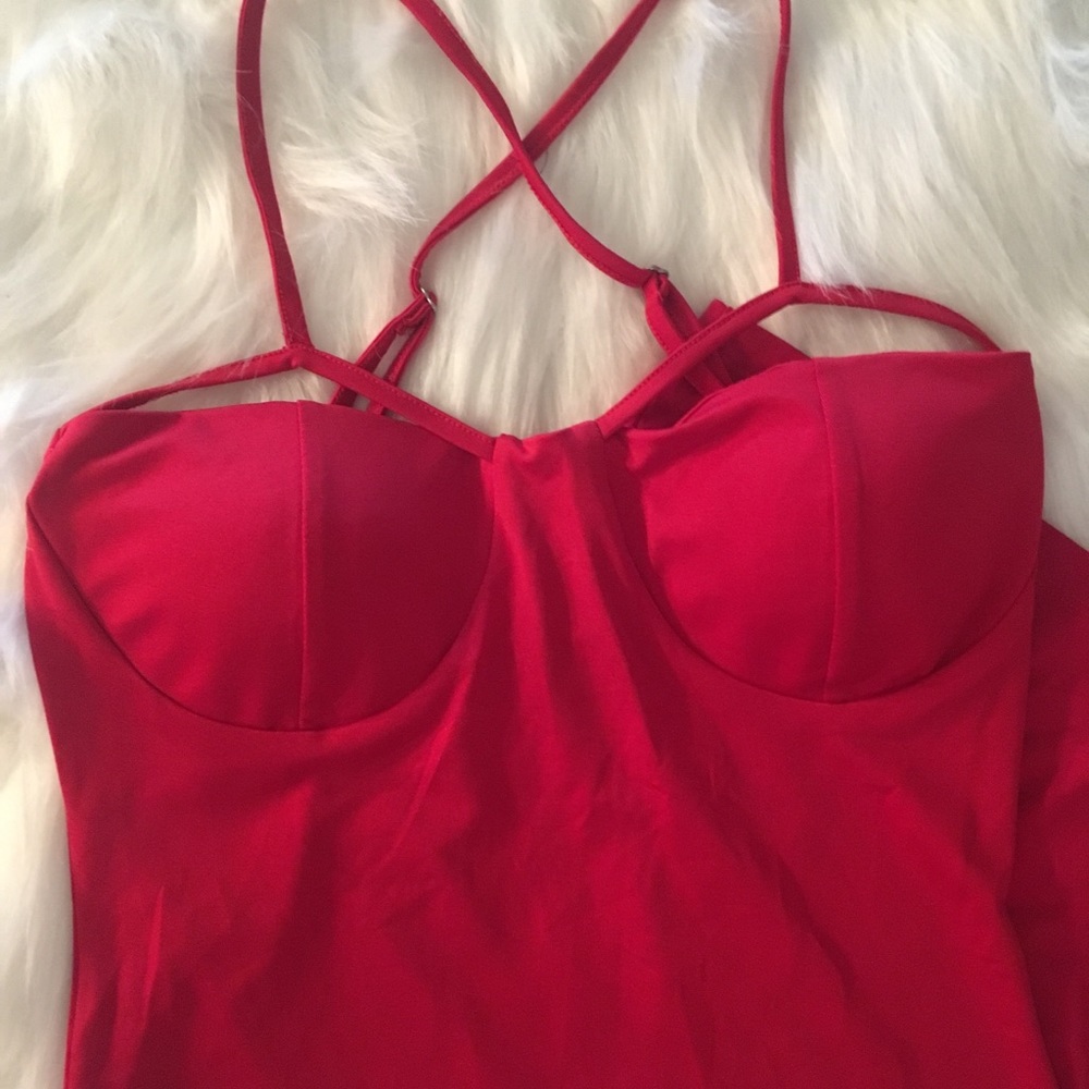 Red dress - Picture 1 of 3